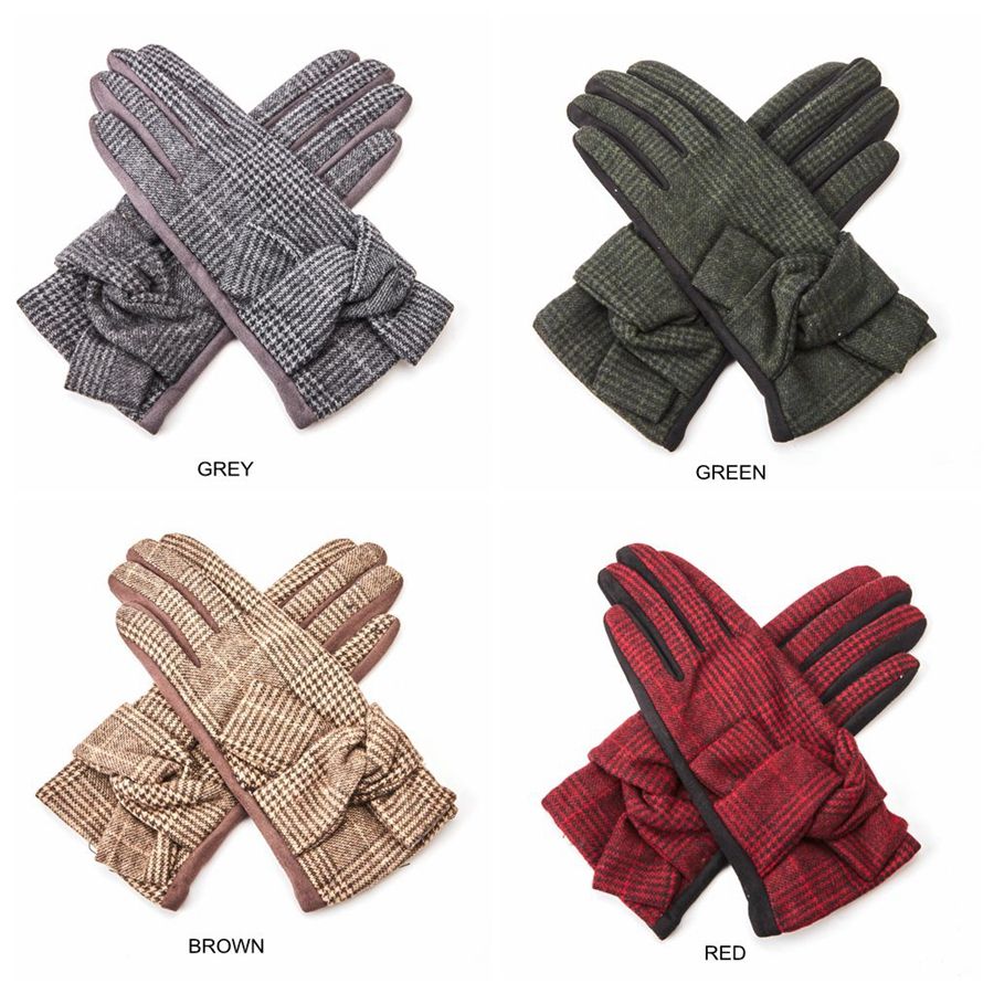 Green Tartan Bow Gloves - Image 2