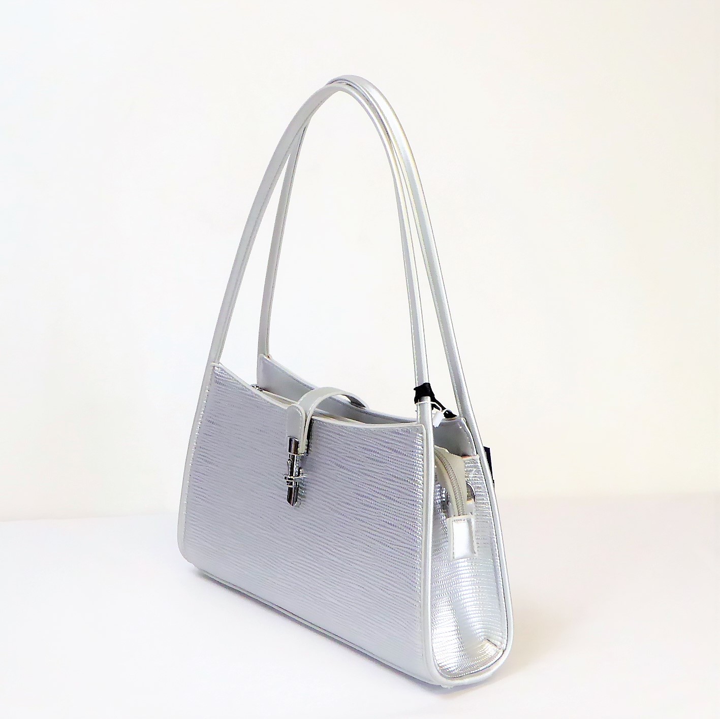 Silver Vintage Style Handbag - Image 4