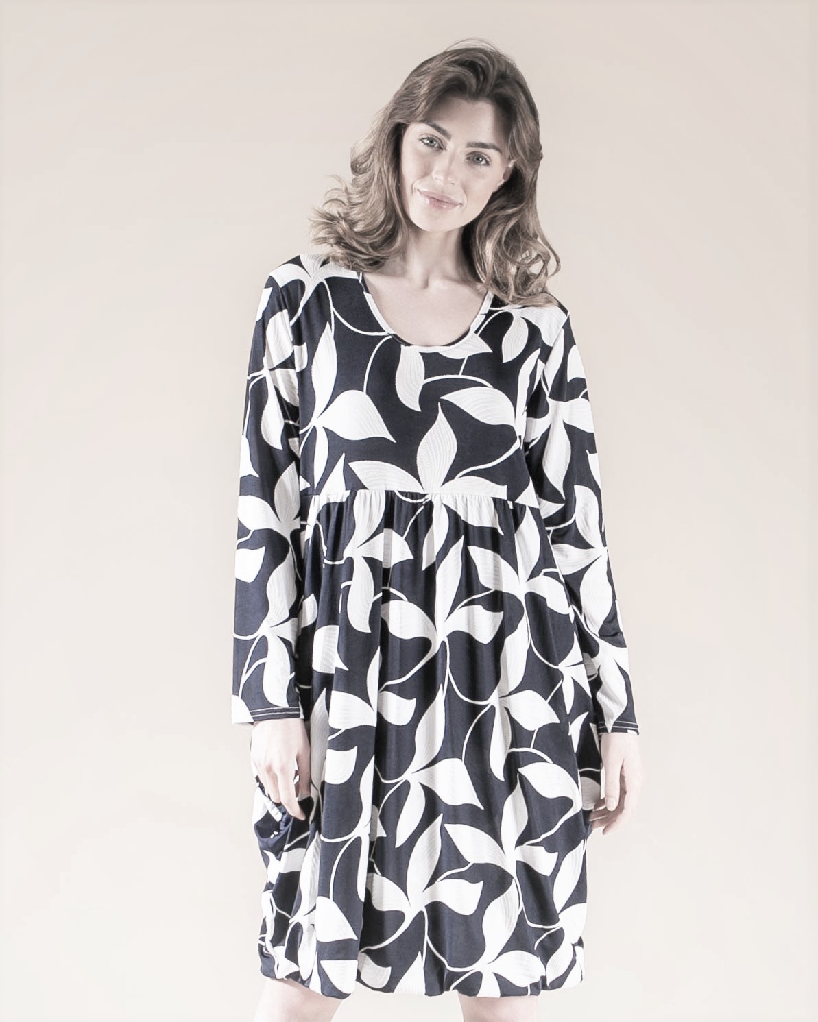 Black Textured Floral Magic Dress - Image 4