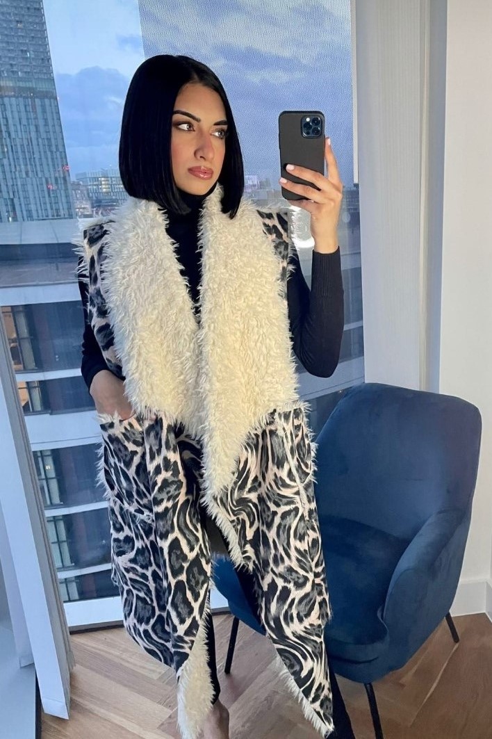 Black Waterfall Sheepy Gilet