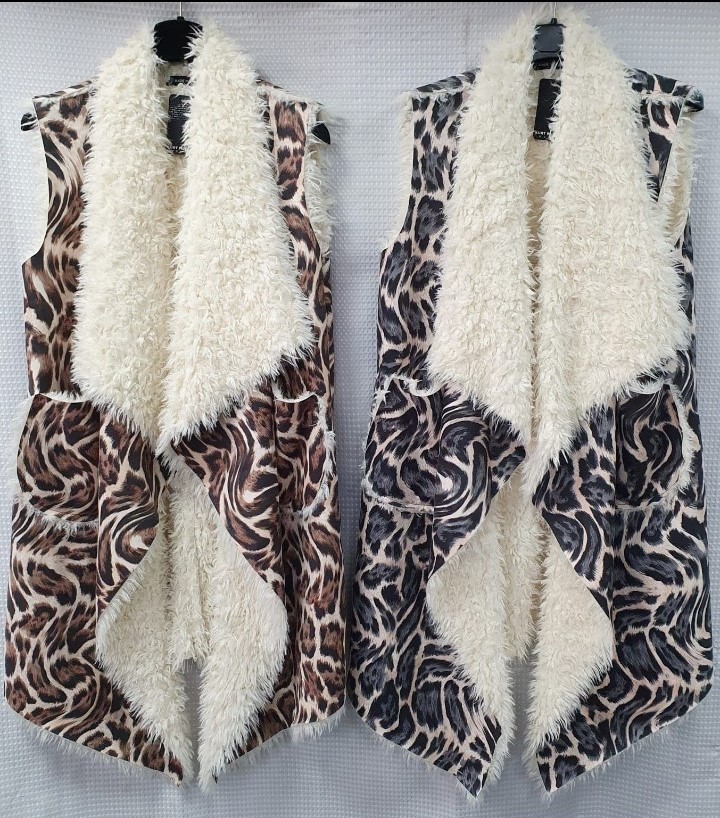 Black Waterfall Sheepy Gilet - Image 3