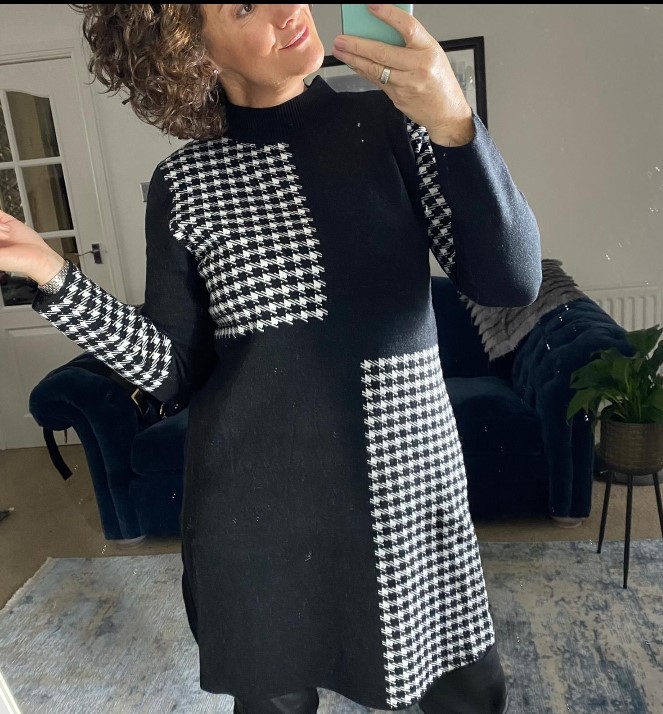 Black Dogtooth Panel Knit Tunic Dress - Image 3