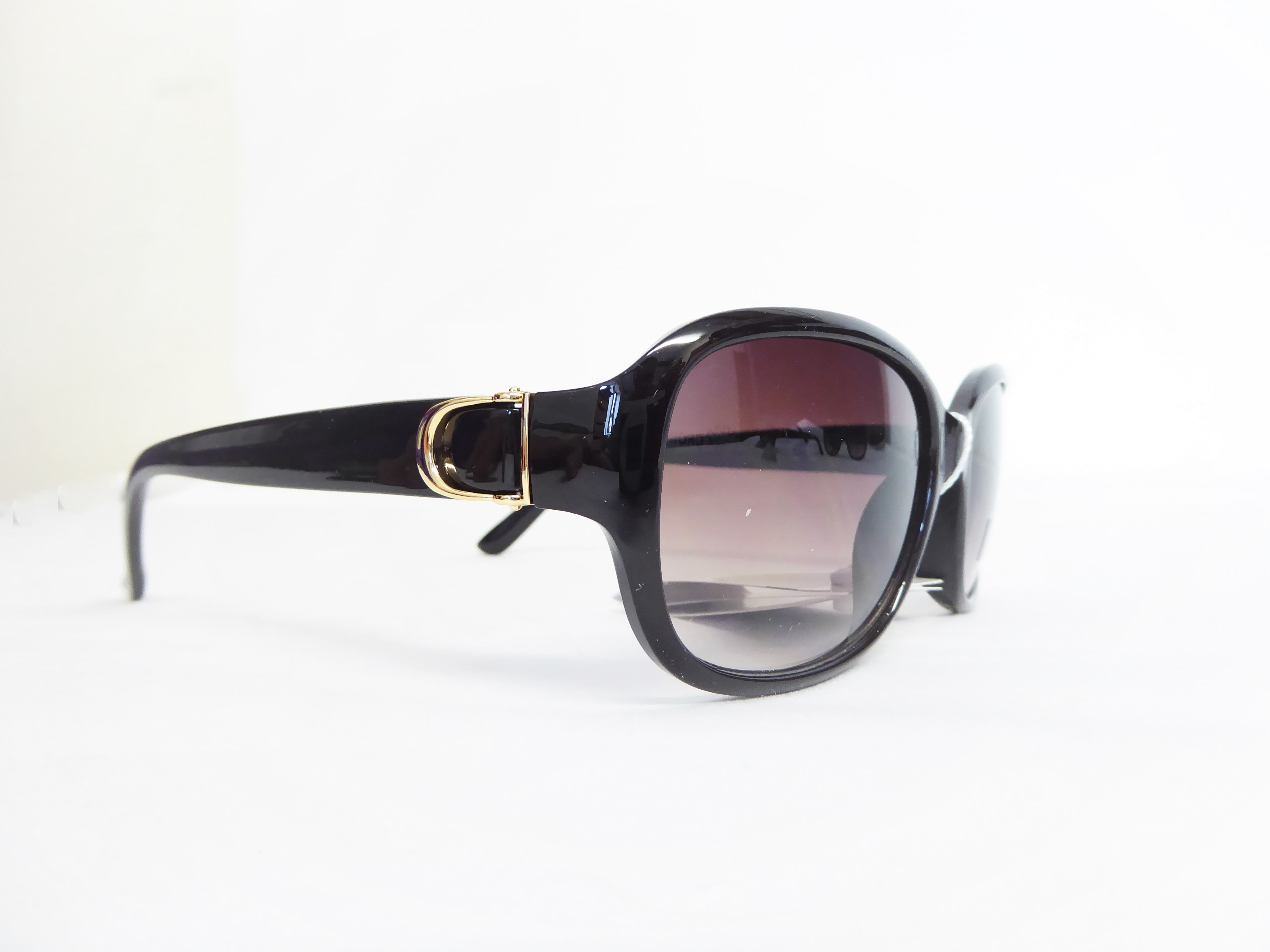 Black with Gold D Sunglasses - Image 3