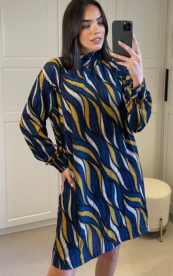 Oversized Wave Print Tunic Dresses - Image 4