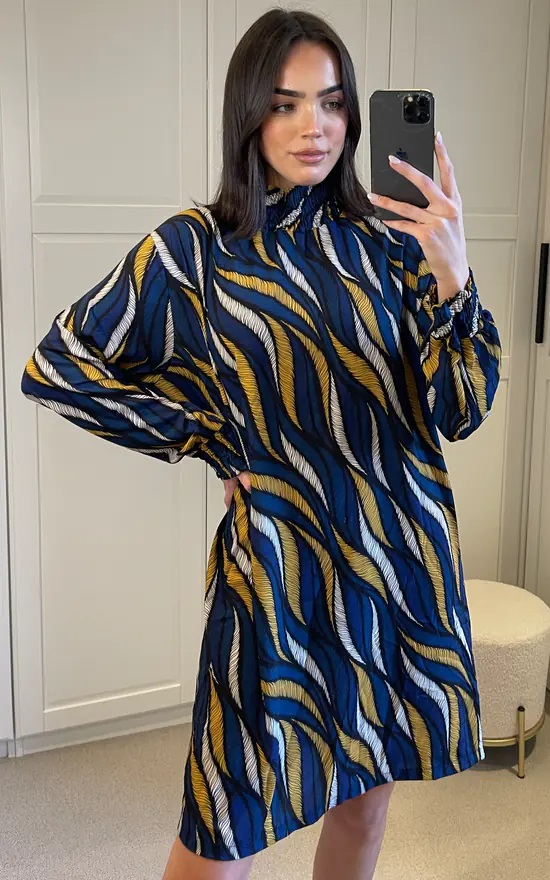Oversized Wave Print Tunic Dresses - Image 5