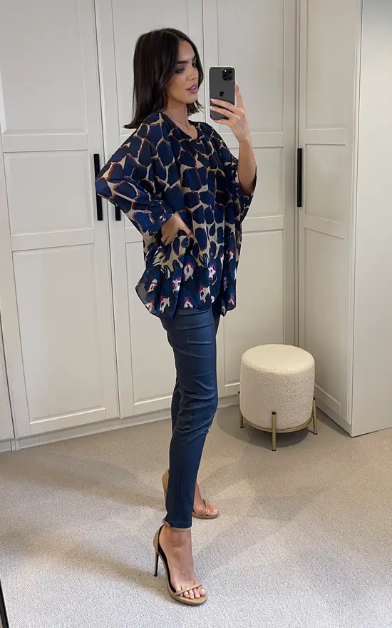 Blue Giraffe Chiffon Print Oversized Lottie Top - Image 3