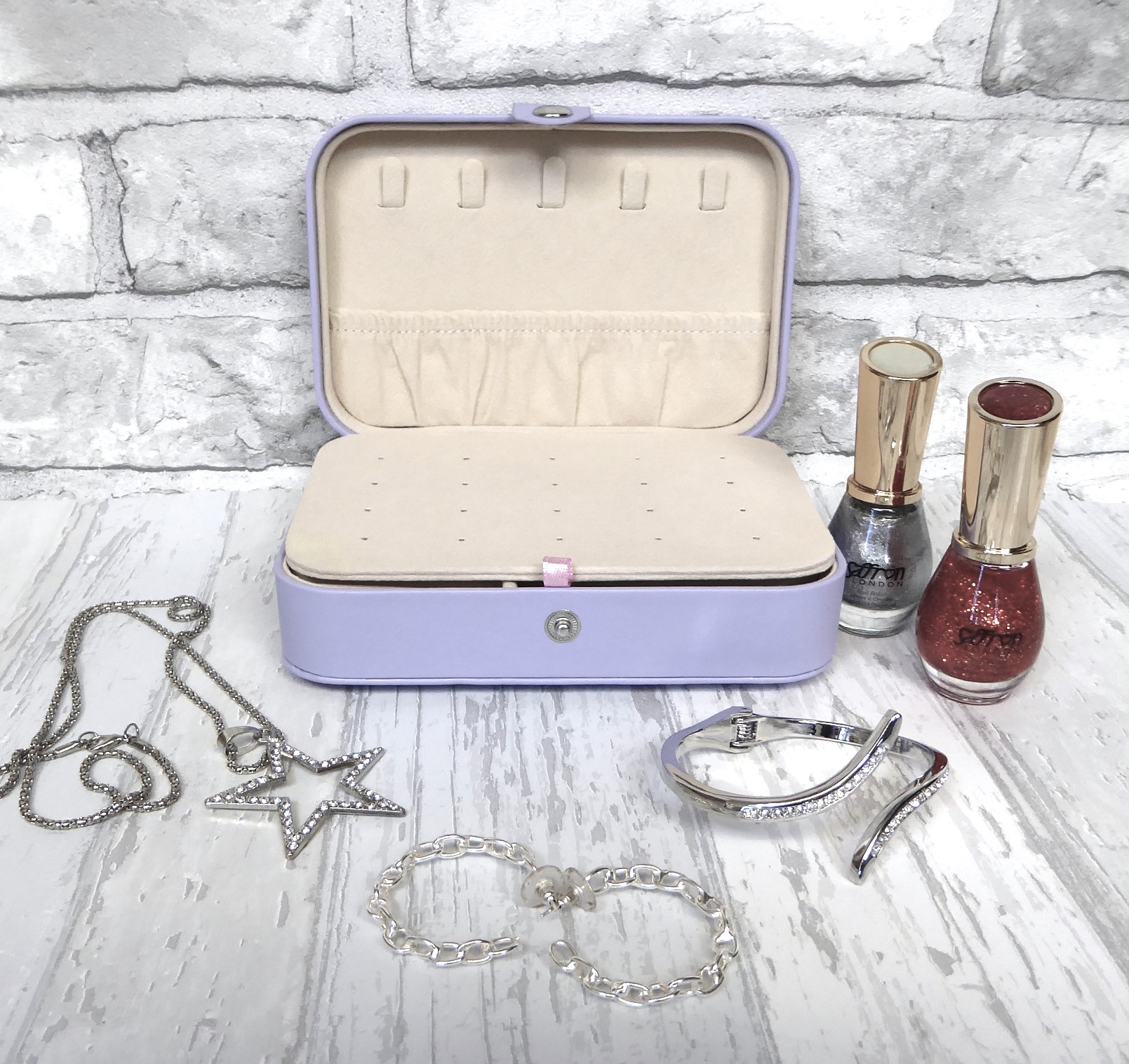 Medium Smooth Leatherette Jewellery Box - Image 6