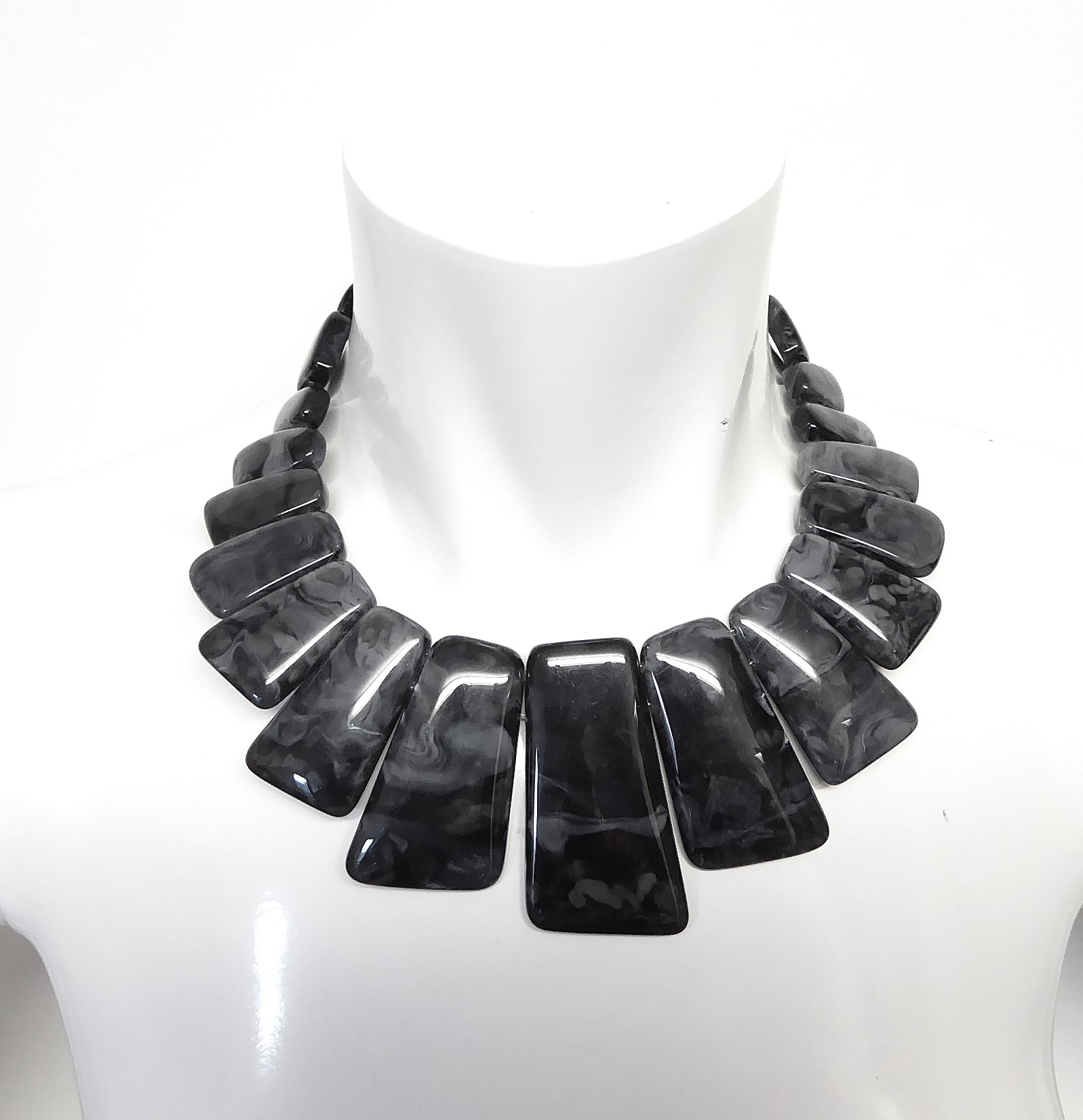 Black Marbled Resin Necklace Set - Image 3
