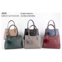 Classic Totebag with Pom Pom Charm
