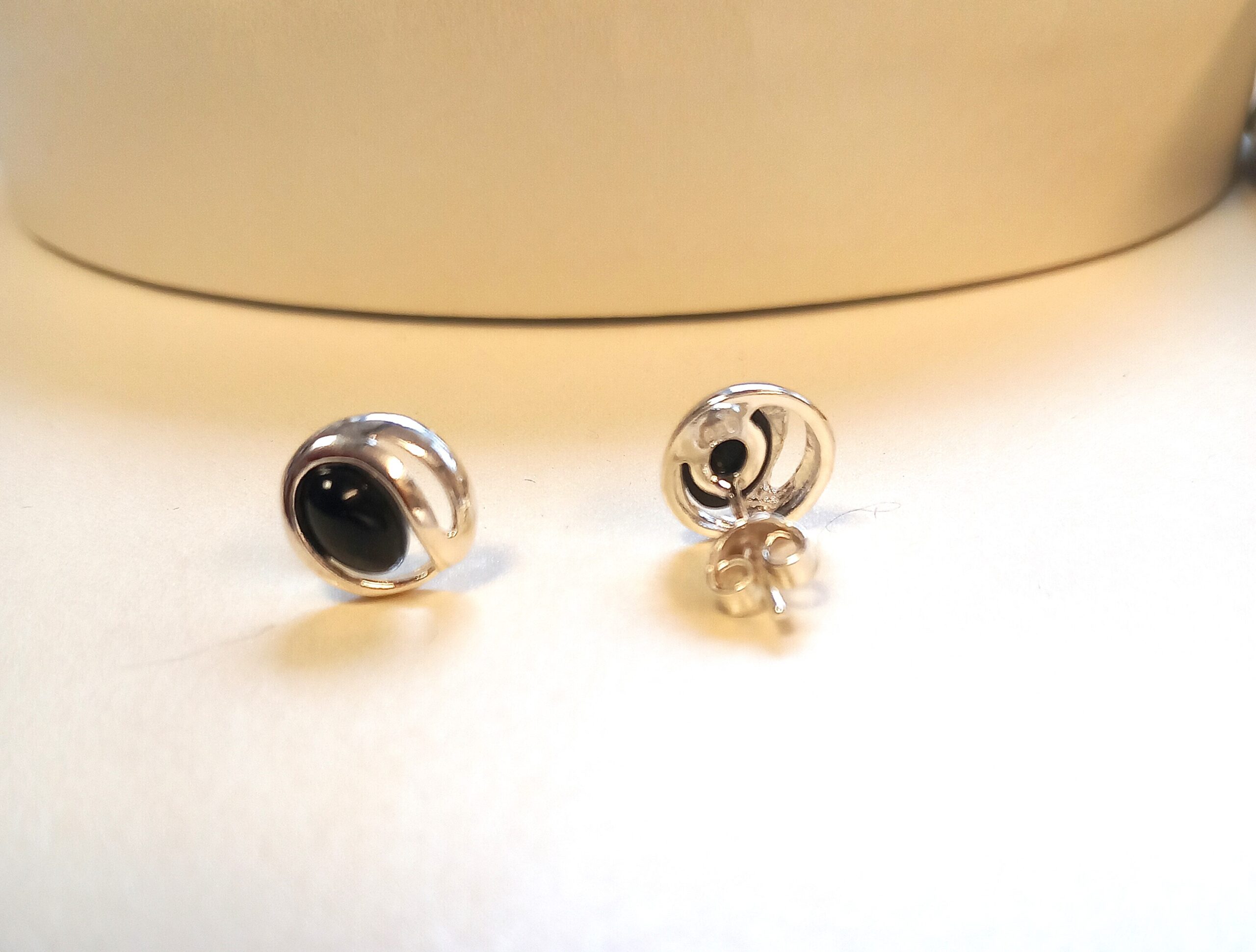 925 Silver Swirl Oval Whitby Jet Stud Earrings - Image 3
